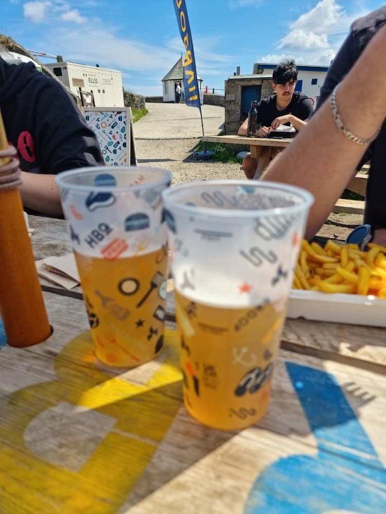 Closed loop recycling process for plastic cups